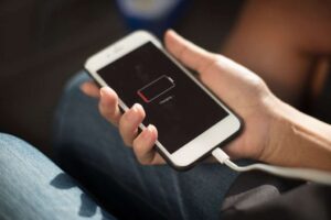 Pourquoi mon iPhone ne charge plus ? Le guide ultime des solutions efficaces (2025) iPhone ne charge plus – dépannage et solutions