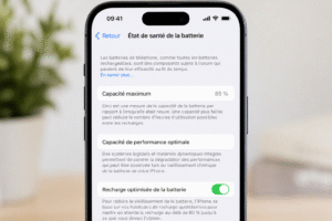 capacite-batterie-iphone-85-normal.webp ALT : Écran iPhone affichant l'état de santé de la batterie à 85 % dans les réglages